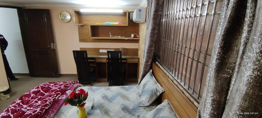 Jan - Premium Luxury In Safdarjung Enclave New Delhi